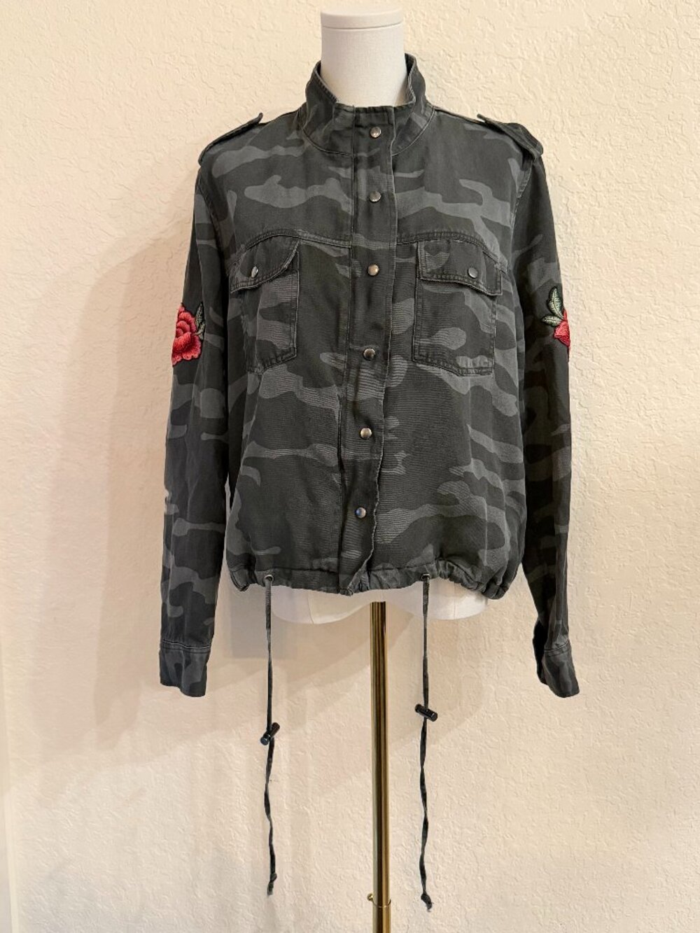 Rails Collins Lyocell Linen Utility Jacket Size L Olive Green Camo Rose Patch